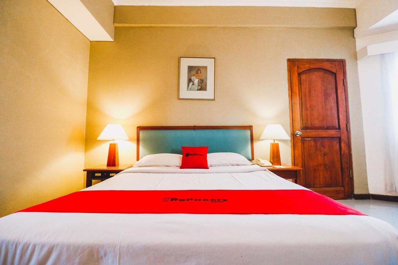 Reddoorz Plus Near Monumen Nasional Jakarta Exterior photo