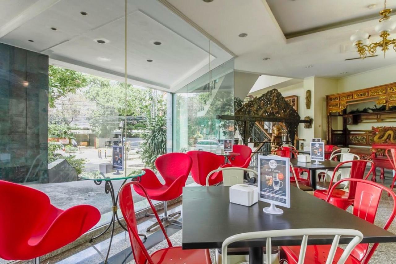 Reddoorz Plus Near Monumen Nasional Jakarta Exterior photo